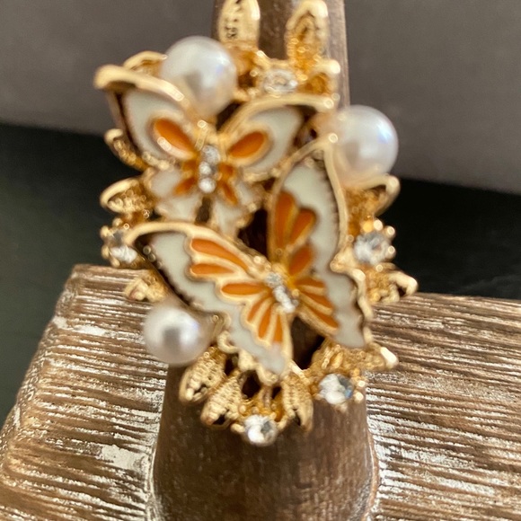 💖 Size 6 1/2 Butterfly Pearl Crystal Ring NEW - Picture 2 of 4